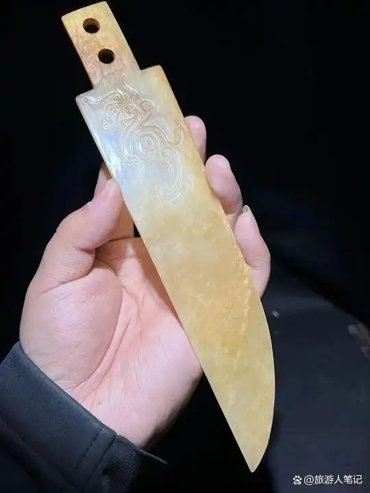 二里头六大镇馆之宝，站在这里，我终于摸到了最早中国的门槛，别光看文物，整个遗址区都值得你花一整天