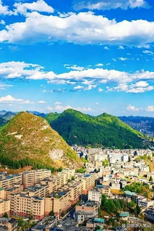 告别 40℃烤炉!国内 5 座天然凉城,空调几乎摆设,本地人直言太舒服,三伏天睡觉要盖薄被