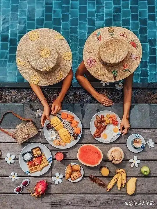 旅行后,我们为何成了最熟悉的陌生人?原本无话不谈的两个人,现在朋友圈点赞都带着三分客气