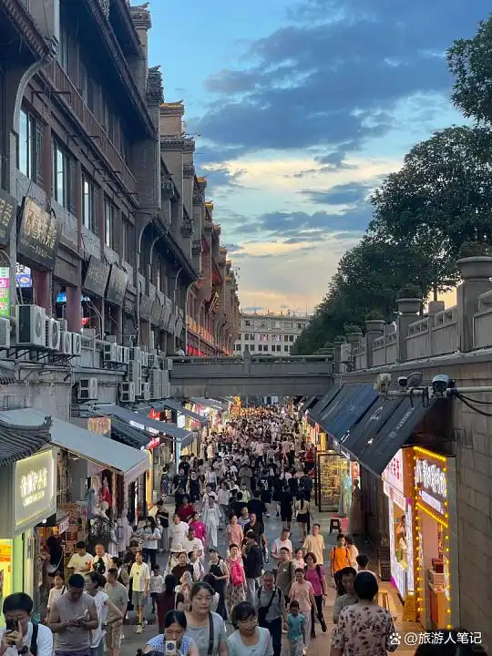 去过那么多城市，终于承认：西安，才是全中国最不“装”的大城市，原来生活可以不那么累