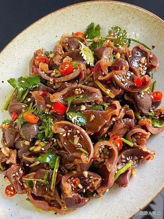 南京六大经典名菜,吃过四种才算不虚金陵之行,拿着这份菜单去点菜,老板都得高看你一眼