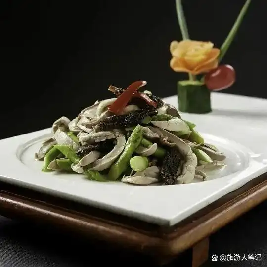 南京六大经典名菜,吃过四种才算不虚金陵之行,拿着这份菜单去点菜,老板都得高看你一眼