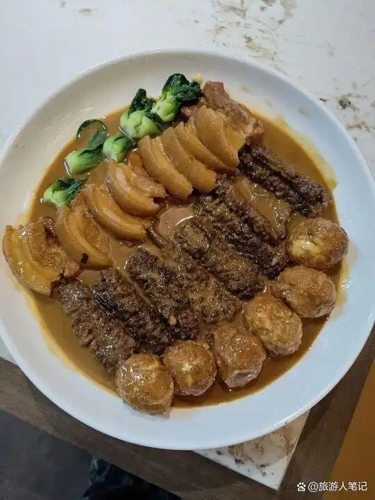 南京六大经典名菜,吃过四种才算不虚金陵之行,拿着这份菜单去点菜,老板都得高看你一眼