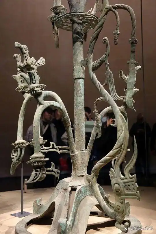 三星堆根本不是外星文明，但它比外星文明更颠覆你的认知，有人说是史前高科技，有人说是西方文明传来的