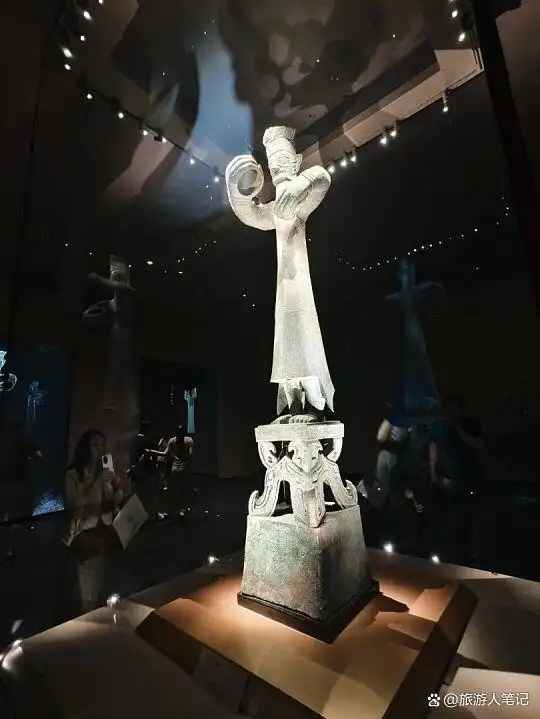 三星堆根本不是外星文明，但它比外星文明更颠覆你的认知，有人说是史前高科技，有人说是西方文明传来的