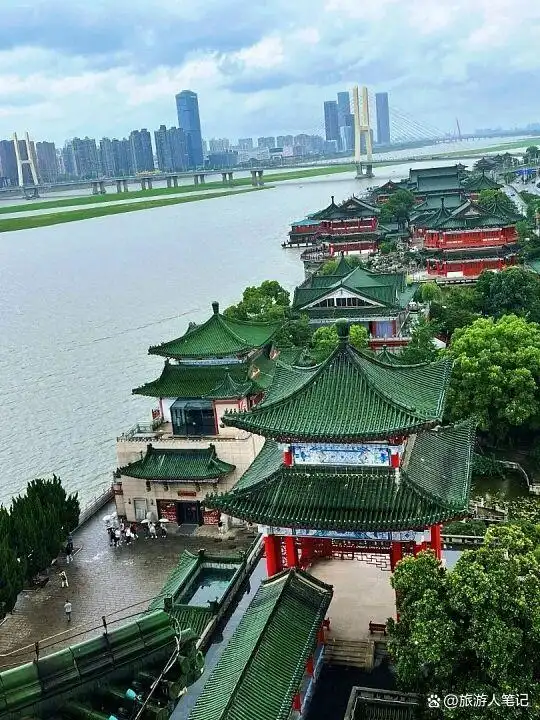 十大火炉城市更新！到底哪些城市才算真正的火炉，不止重庆武汉，夏天旅游千万别盲目冲