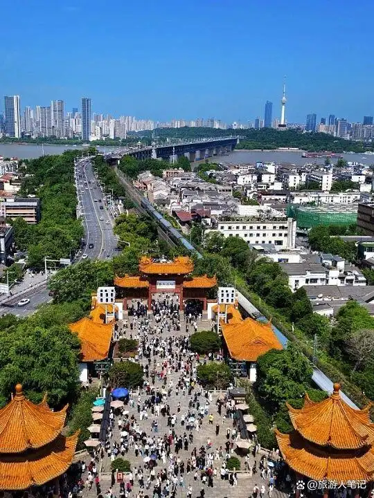 十大火炉城市更新！到底哪些城市才算真正的火炉，不止重庆武汉，夏天旅游千万别盲目冲