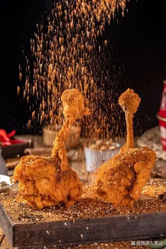 恐龙没有灭绝,它们只是换了一身羽毛,别被骗了,你吃的炸鸡就是证据