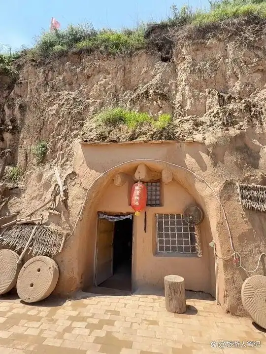 全国那么多土，为什么偏偏黄土高原的土，能挖出住百年的窑洞？有的已经住了上百年，有的甚至还能再住几百年