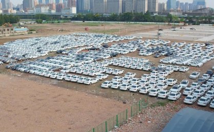 澳洲游乐园变“汽车坟场”/千辆比亚迪新车违规停放引发监管冲突浅析