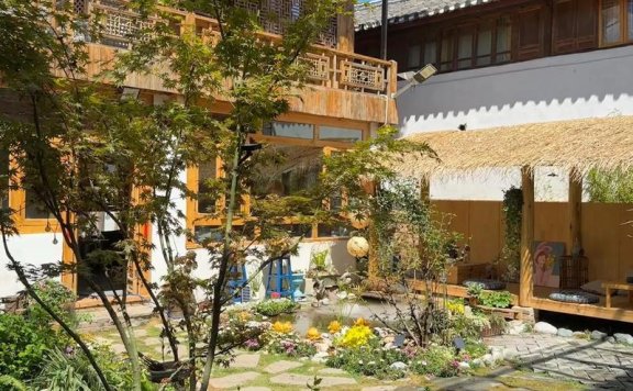 丽江民宿直降100万转让，酒店彻底胜出？