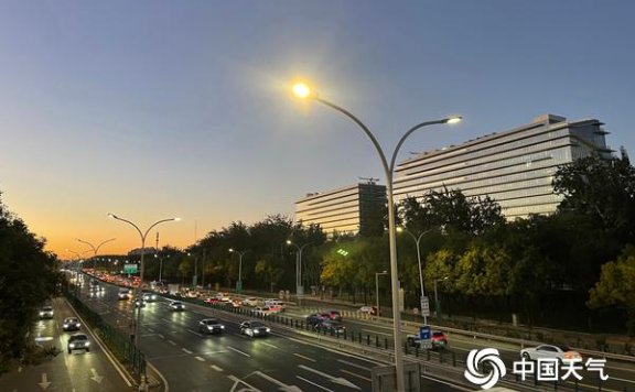 北京今天以晴为主早晚气温较低 明后天云量渐增明夜有小雨