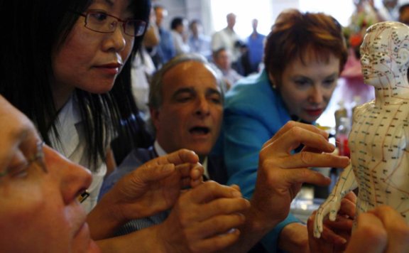 上海除外滩、城隍庙，还有八段锦、针灸！代表建议上海打造国际医疗旅游首选地