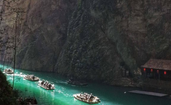 300余自驾游爱好者走进“中国最美水域”屏山