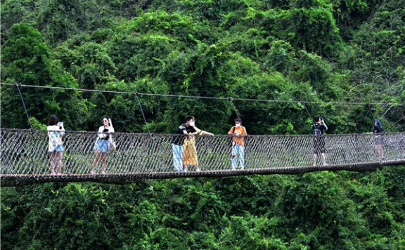 旅游景区明显苏复 三亚亚龙湾热带天堂景区人气逐步上升