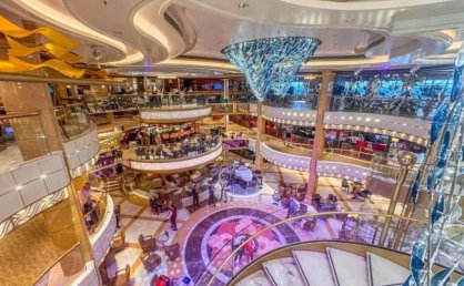 退休老人不抢鸡蛋抢起了船票 海上退休新风尚(3)