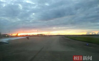 这个春节说走就走：孙子带八旬奶奶海南度假，夫妻推迟一年的蜜月之旅终于成行