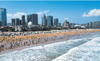 夏日海滨已然“喧嚣”，旅游旺季提前“抵青”