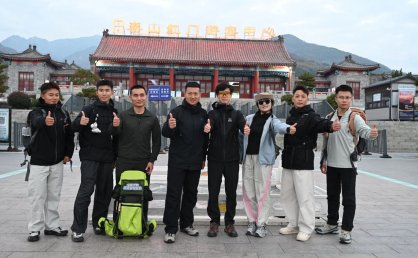 陪爬、陪玩、陪诊……陪伴生意咋这么火？