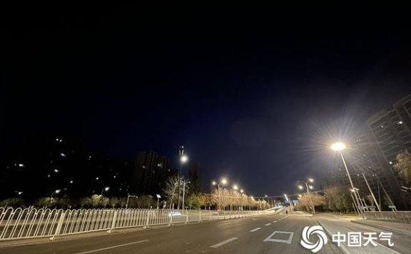 北京今起气温逐渐下降 明天将迎今冬首场明显降雪全天冰冻