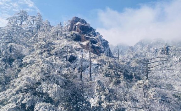 黄山风景区迎今冬首场降雪 安徽水利工程开工及消费数据发布
