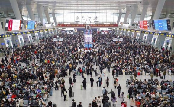 长三角铁路2025年旅客发送量突破9亿人次 创历史新高