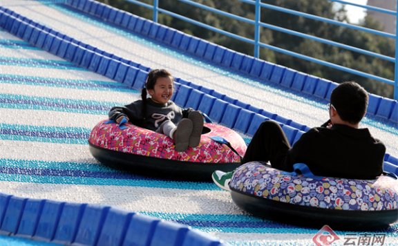 【组图】周末短途游升温 安宁市太平新城“微度假”项目受青睐