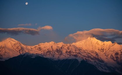 云南迪庆推出凭动车票免景区门票政策