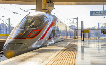 时速350公里的标杆列车，这条高铁上有87趟！