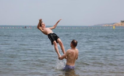 爱上威海！俄罗斯游客云集高新区