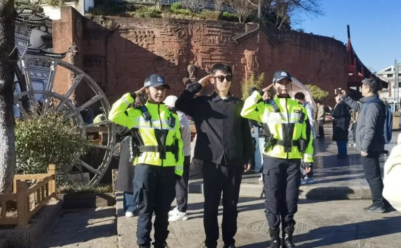 春节期间，偶遇她们，请到丽江古城