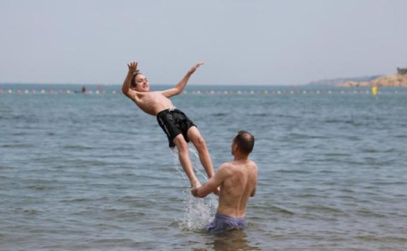 爱上威海!俄罗斯游客云集高新区