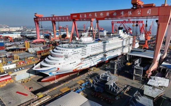 我国第二艘国产大型邮轮“爱达·花城号”计划3月中旬出坞