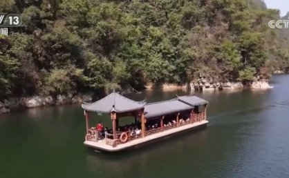 热门景区“挤”满外国游客 小众乡村、高科技景点成“打卡”新选项