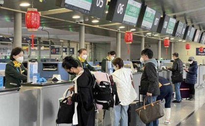 文旅部部长：7名外国游客到中国旅游，出境时买满40个行李箱
