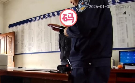 新平3名未成年人租奔驰车寻刺激租车行、租车人均被处罚